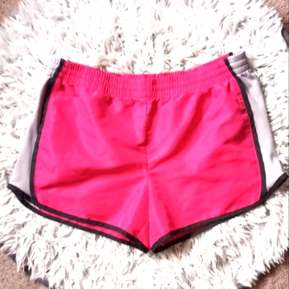 💕 Danskin Now shorts 💕 - Picture 2 of 4
